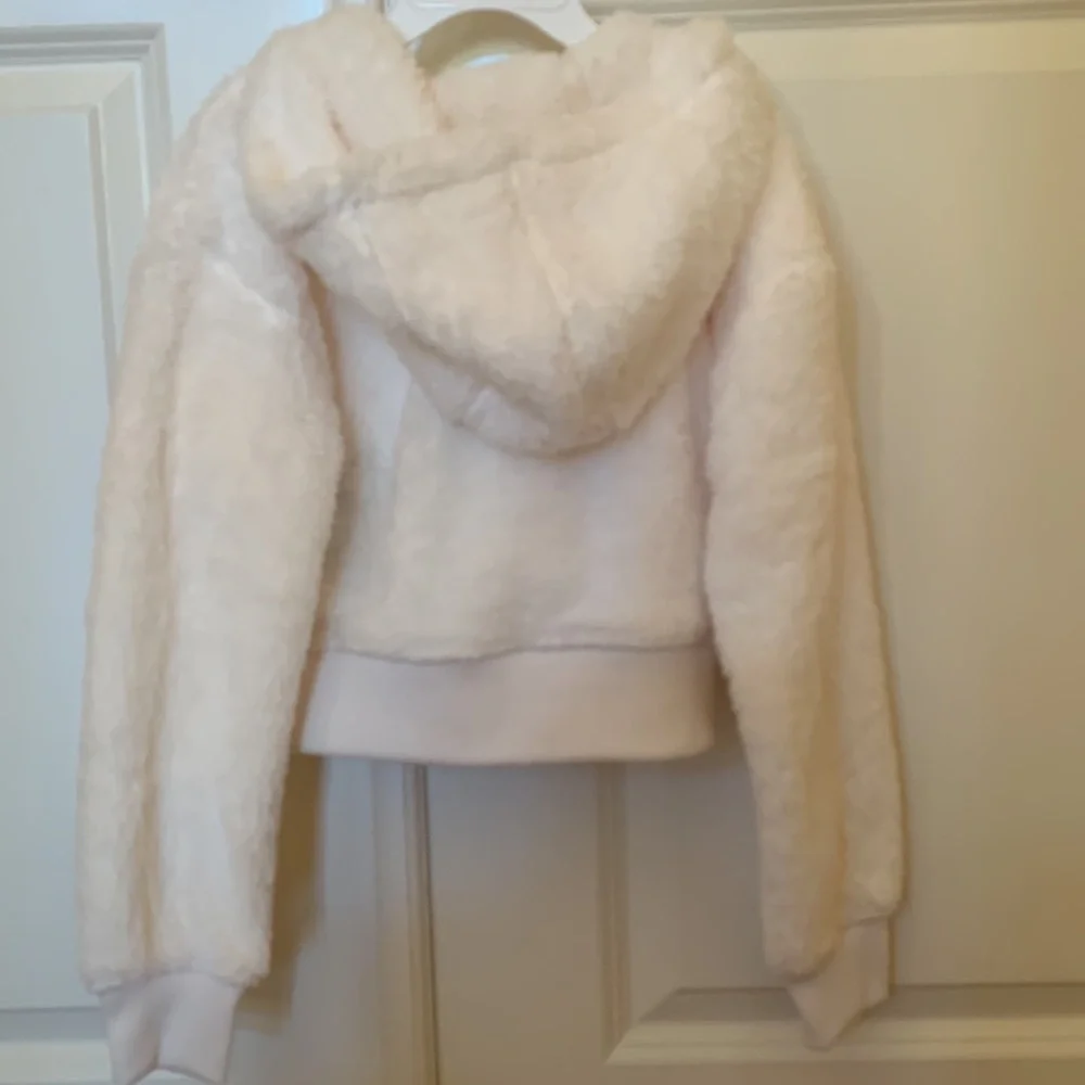 NWT The North Face Suave Oso Full-Zip Hooded Jacket - Kids. Gardenia White.